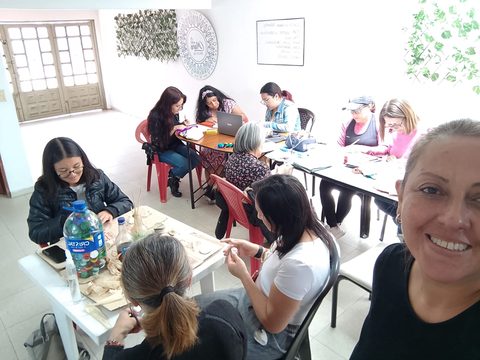 Comunidad de la Fundación Mara Holística en actividad grupal
